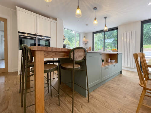 showstopping island with seating and storage