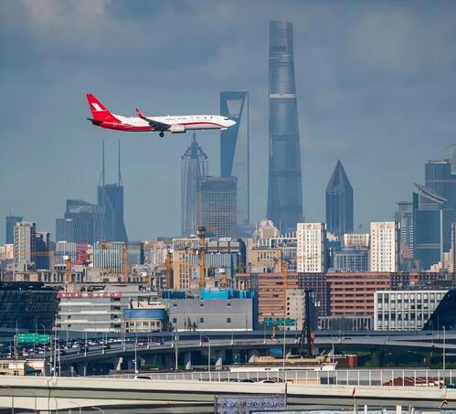 Private English-speaking driver pickup at Shanghai Pudong Airport layover 2026