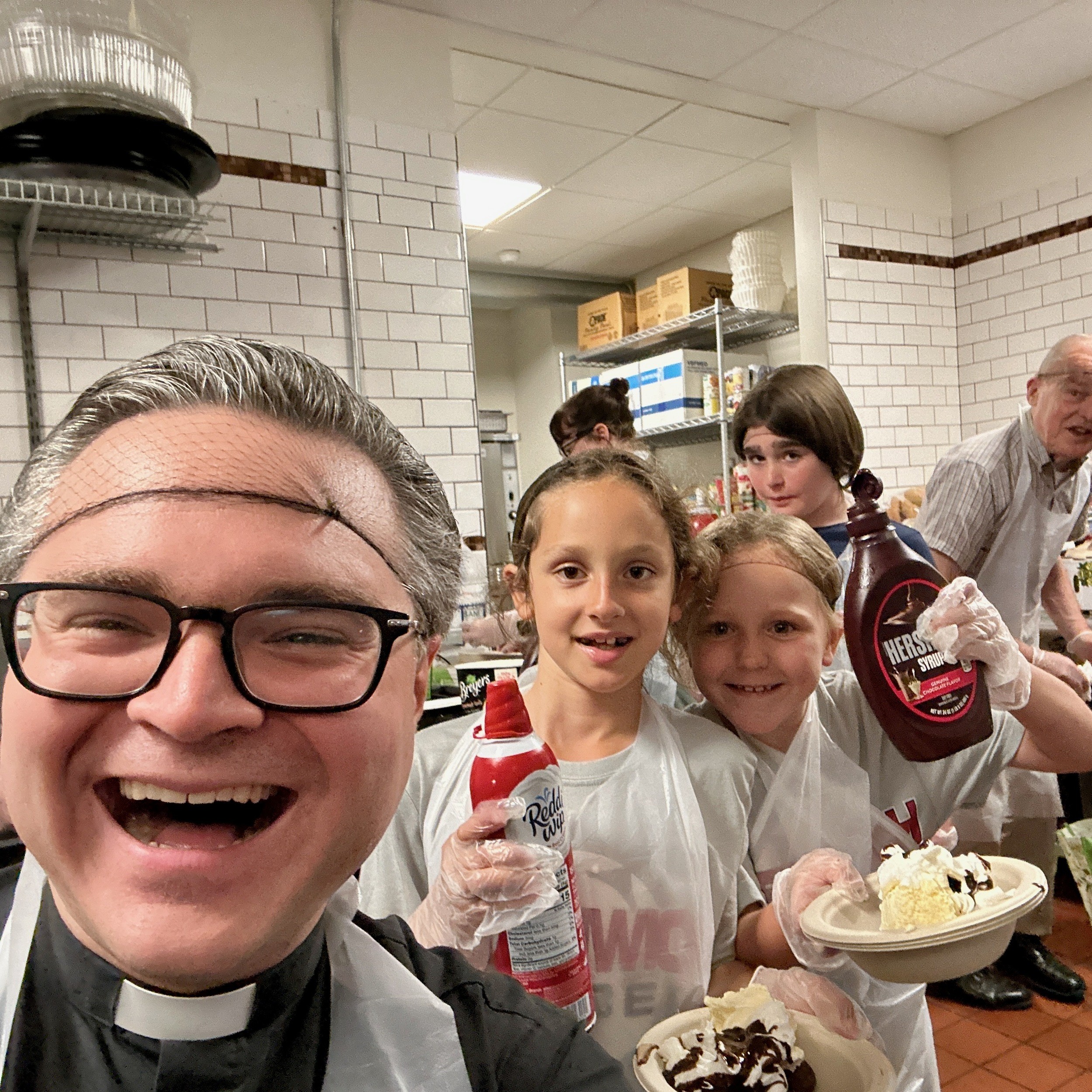 St. Barnabas volunteers serving at Pacific House