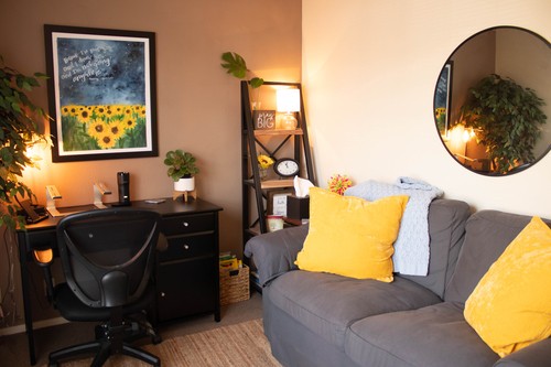 interior-of-abundant-life-counseling-services-north-austin-location-sunflower-office-view-two