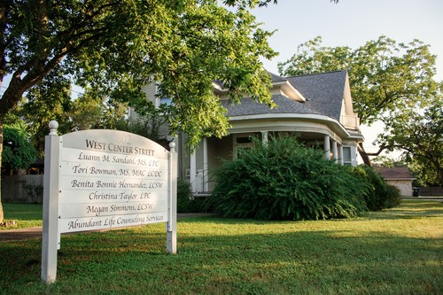 exterior-of-abundant-life-counseling-services-kyle-location-links-to-kyle-location-web-page