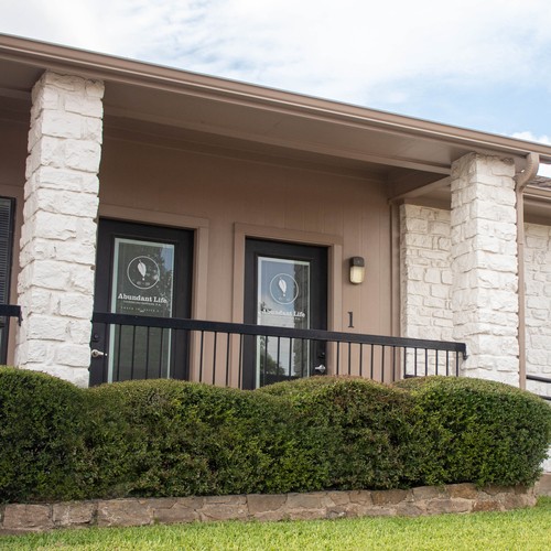 exterior-of-abundant-life-counseling-services-north-austin-location-links-to-north-austin-web-page