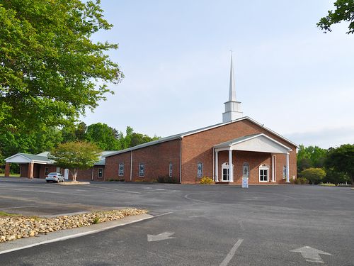 new pleasant, baptist church, brick church, steeple, parking lot, church in Gaffney, church in chesnee, South Carolina, battleground road, red brick church,