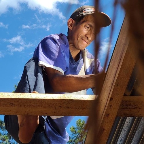 A Honduran Tolupan working on construction