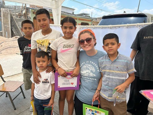 Noel and the children who came to VBS Noel 和参加VBS的孩子
