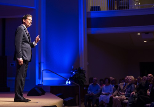 Dr. Bob Speaking at event