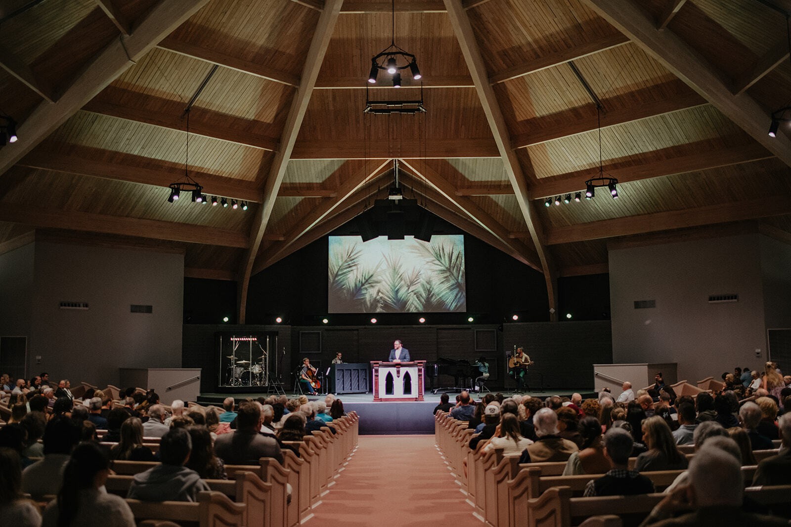 Pinewood Church - Home