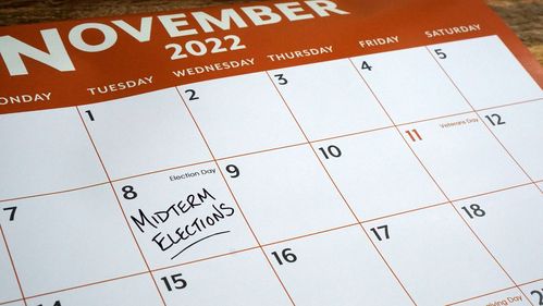Calendar reminder about midterm elections on November 8, 2022.