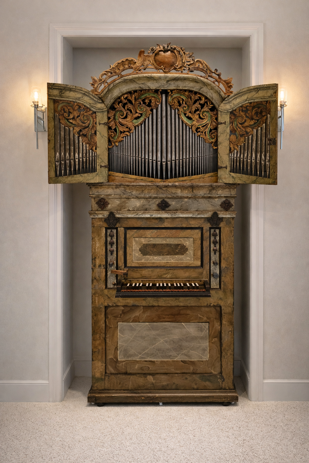 Antique organ at Trinity-by-the-Cove