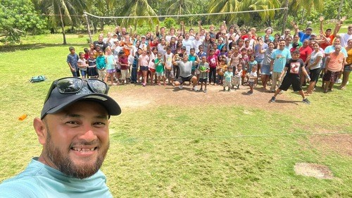 Pastor Pedro of Chan Pine Ridge in Belize with our 2023 Student Mission Team