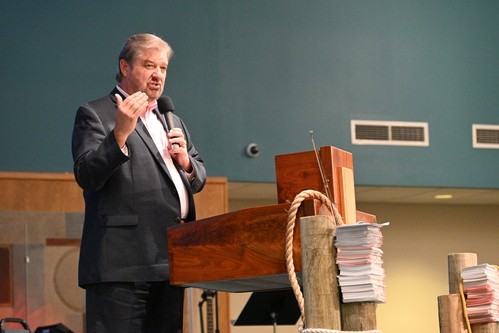 Pastor Sam Bailey at Twin Lakes Baptist Church in Mountain Home, Arkansas