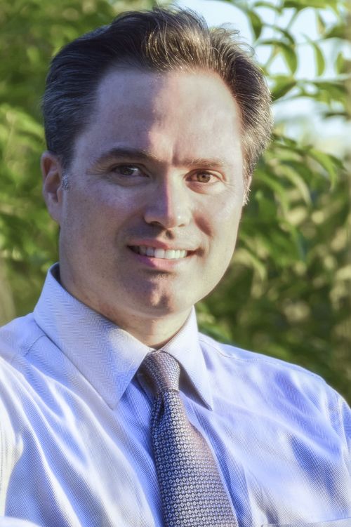 Dr. Victor Peña-Araujo