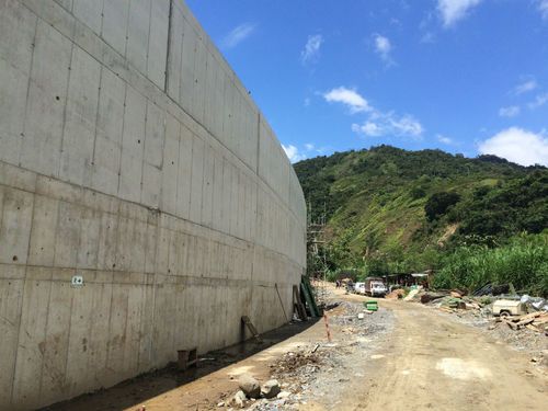 Muro de contenci&oacute;n Sombrerillo