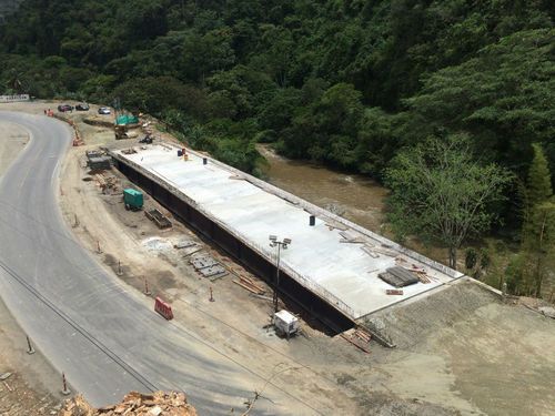 Puente vehicular K8+250 (Paraguas)